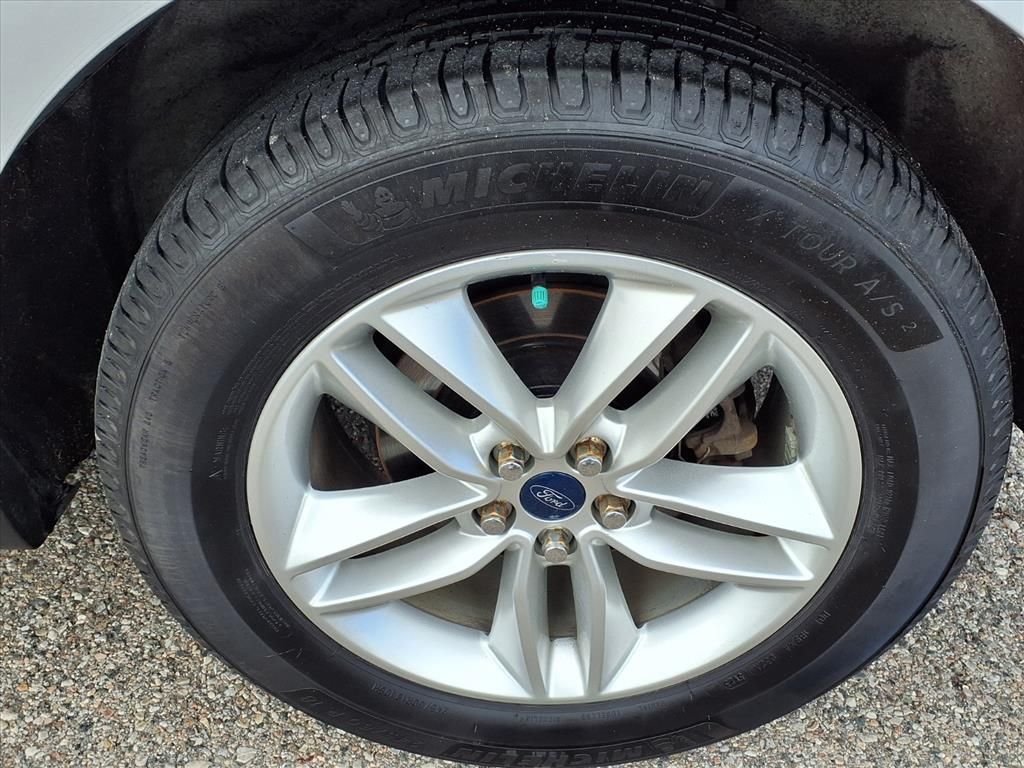 Thumbnail: 2017 Ford Edge - 8