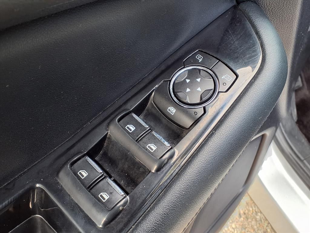 Thumbnail: 2017 Ford Edge - 21