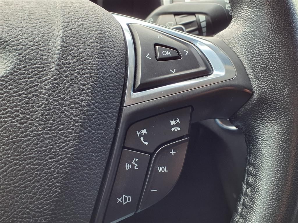 Thumbnail: 2017 Ford Edge - 25