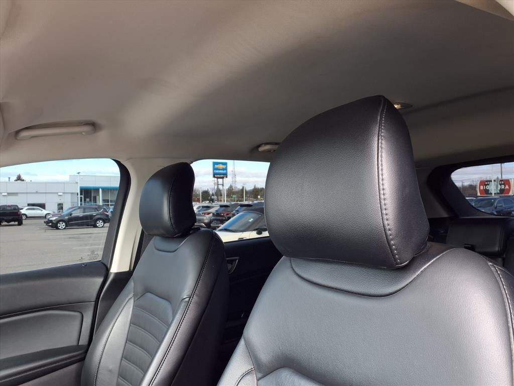 Thumbnail: 2017 Ford Edge - 22