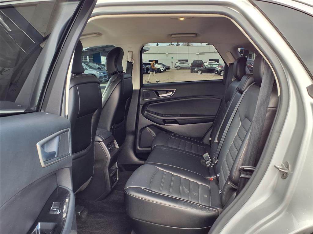 Thumbnail: 2017 Ford Edge - 12