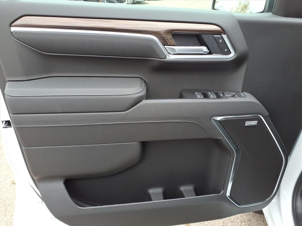 Thumbnail: 2026 Chevrolet Silverado 1500 - 17