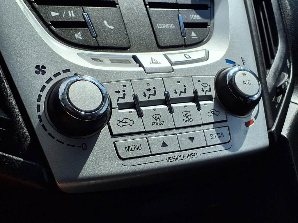 Thumbnail: 2015 Chevrolet Equinox - 26