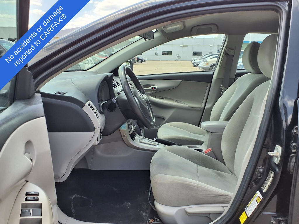 Thumbnail: 2011 Toyota Corolla - 9
