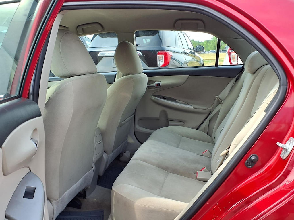 Thumbnail: 2013 Toyota Corolla - 10