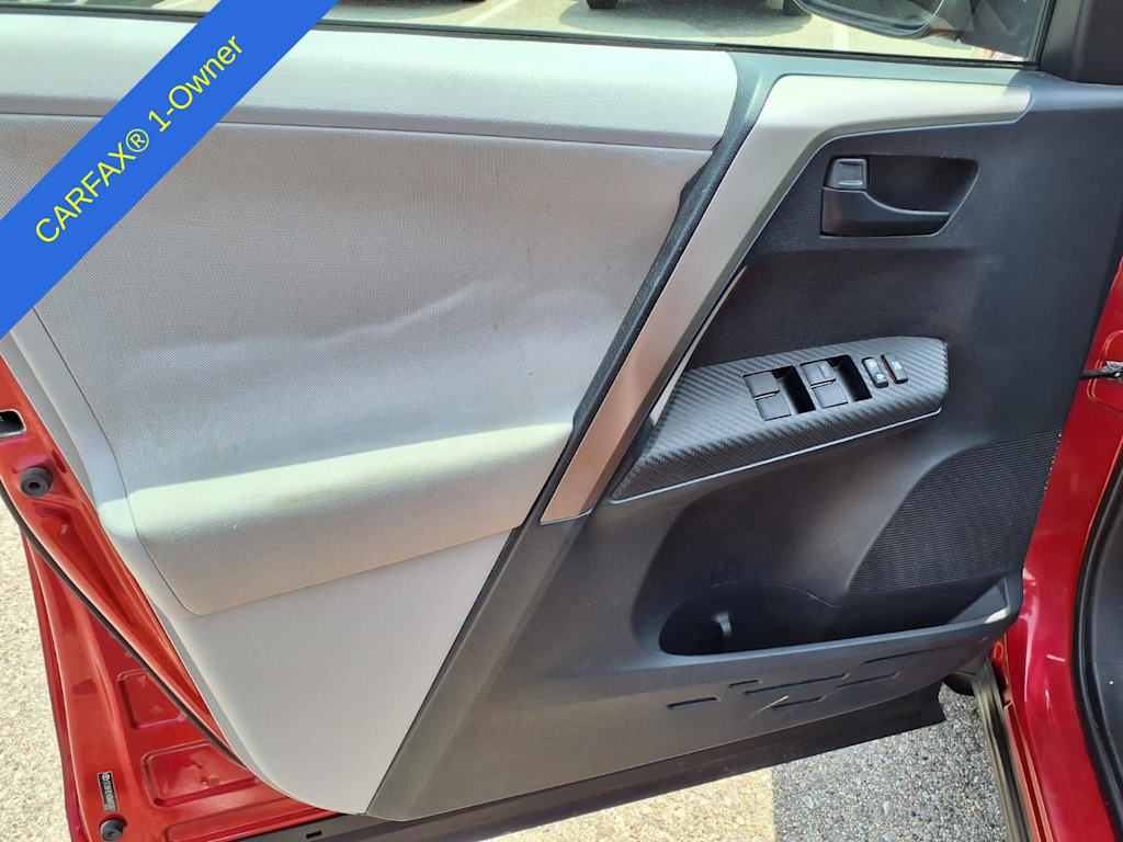 Thumbnail: 2013 Toyota RAV4 - 20