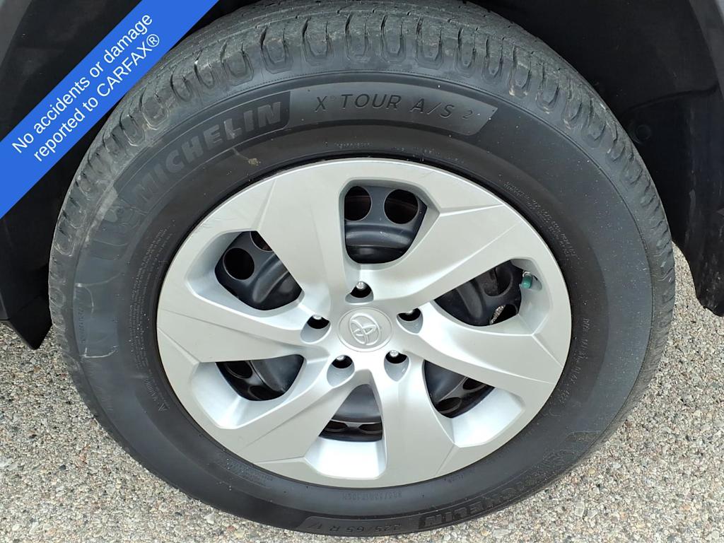 Thumbnail: 2019 Toyota RAV4 - 8