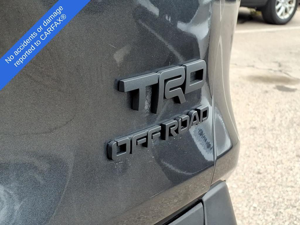 Thumbnail: 2020 Toyota RAV4 - 7