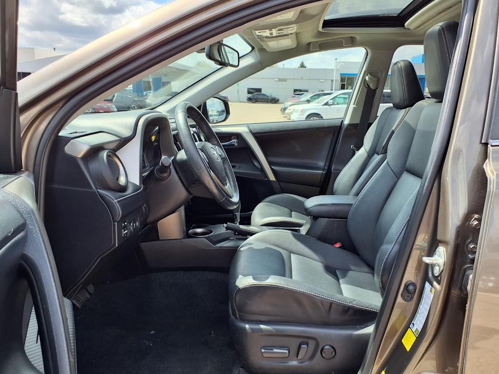 Thumbnail: 2014 Toyota RAV4 - 11