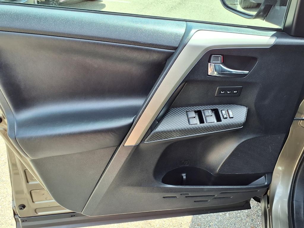 Thumbnail: 2014 Toyota RAV4 - 20