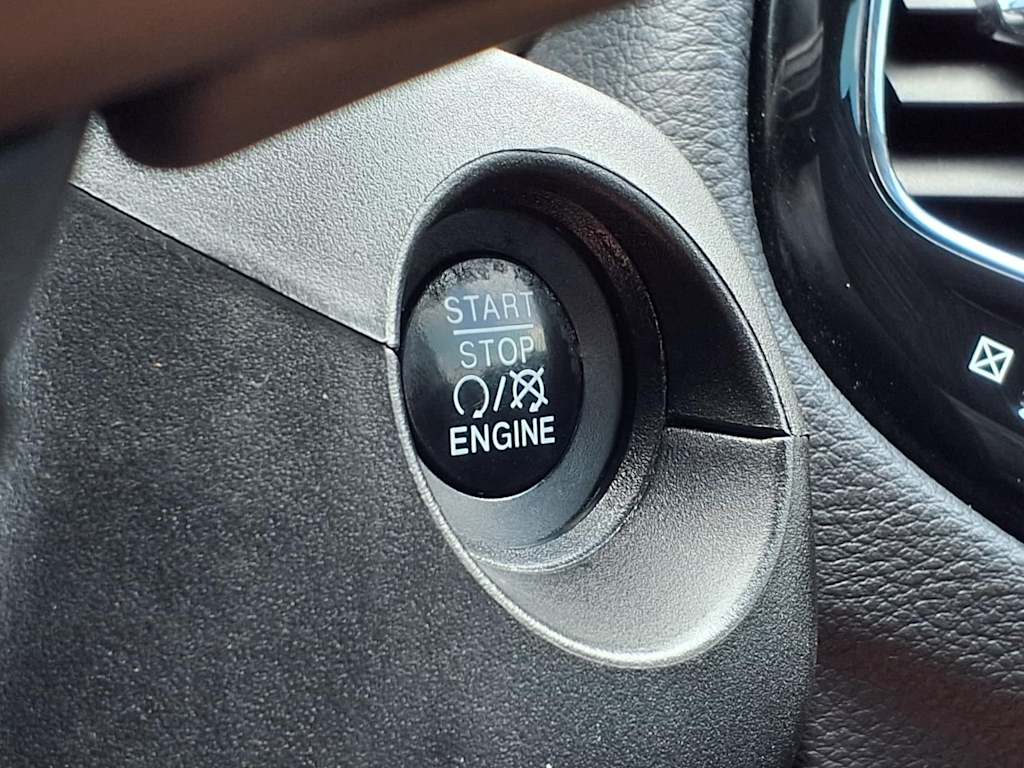 Thumbnail: 2018 Jeep Compass - 28