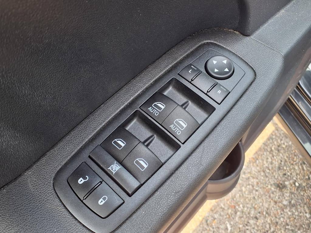 Thumbnail: 2010 Dodge Journey - 22