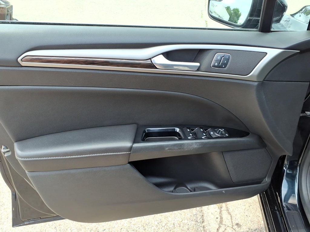 Thumbnail: 2014 Ford Fusion - 19