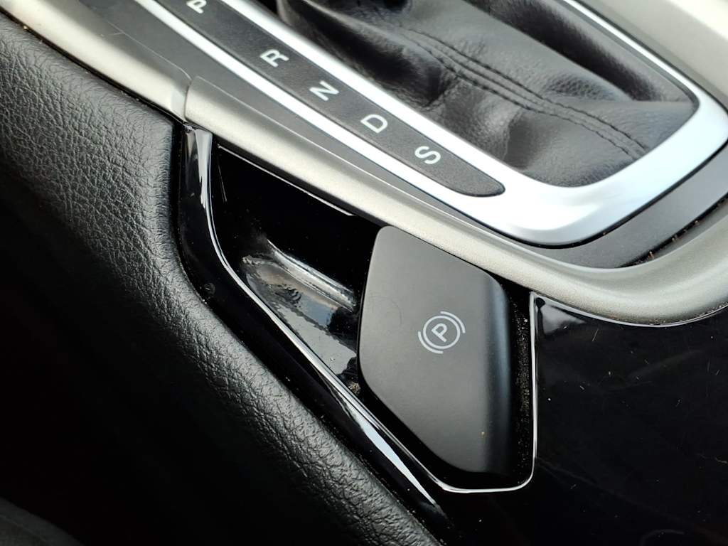 Thumbnail: 2014 Ford Fusion - 25