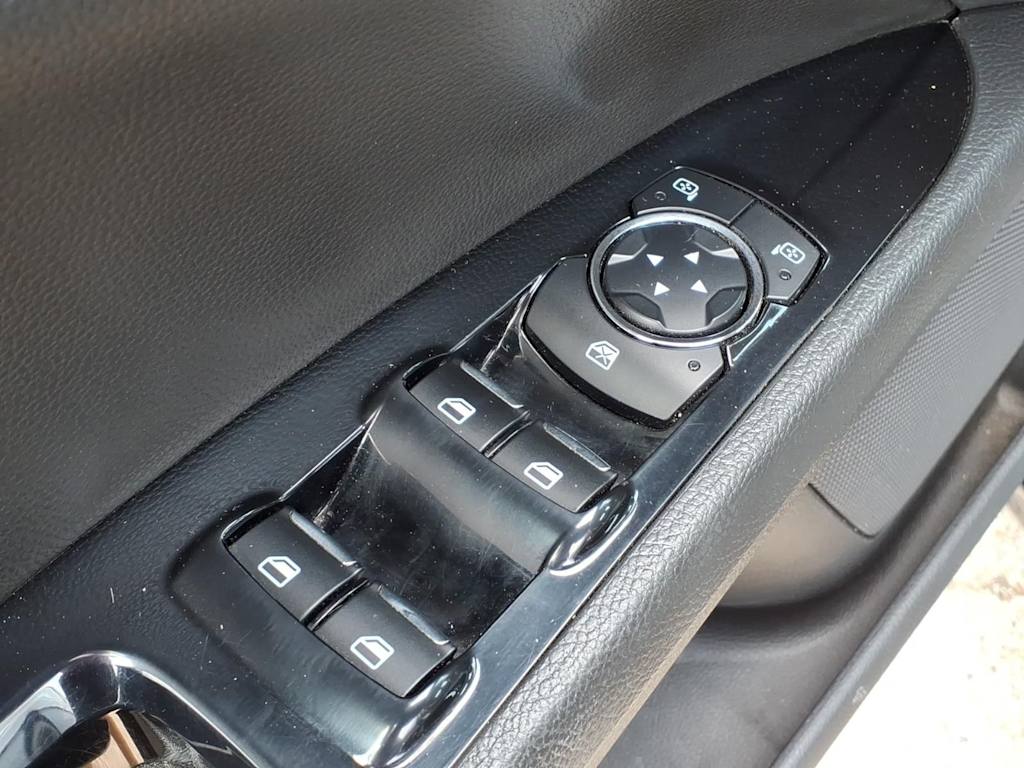 Thumbnail: 2014 Ford Fusion - 20