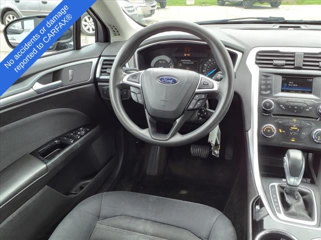 2015 Ford Fusion SE 9