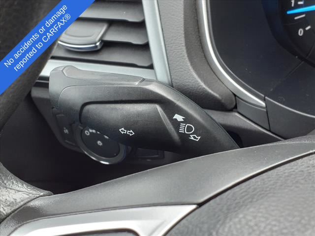 2015 Ford Fusion SE 24