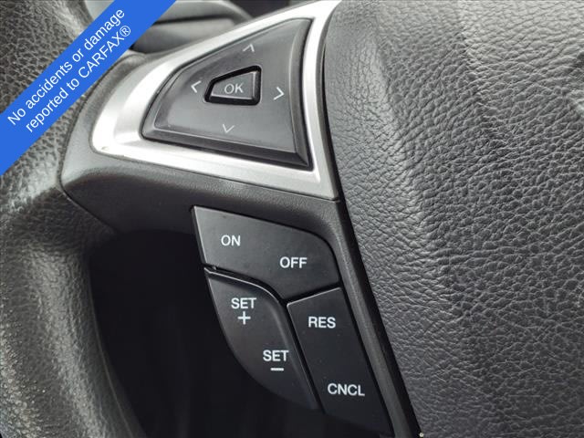 2015 Ford Fusion SE 23