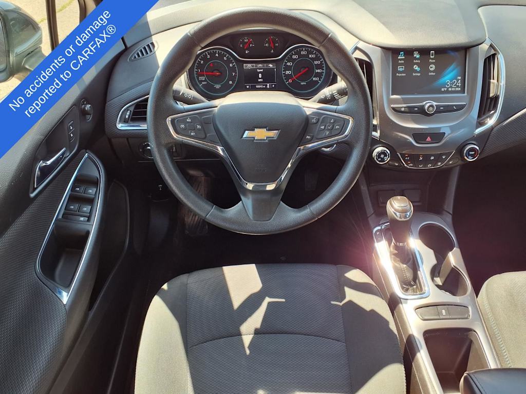 Thumbnail: 2018 Chevrolet Cruze - 8