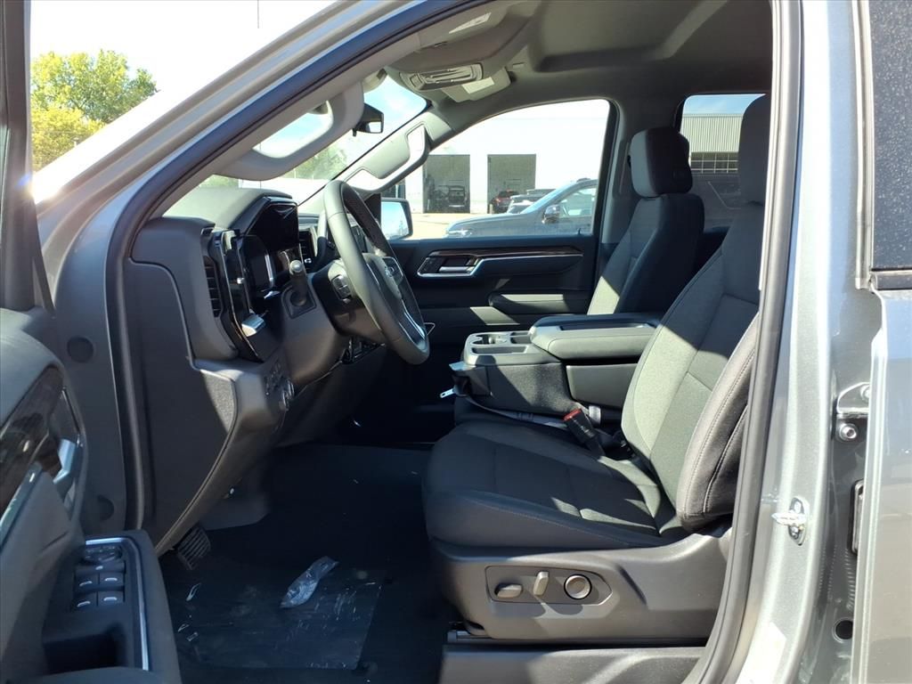 Thumbnail: 2026 Chevrolet Silverado 1500 - 8