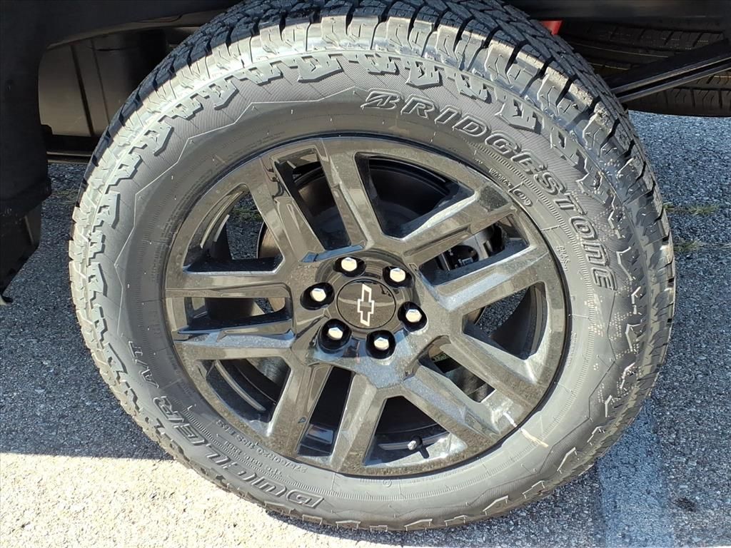 Thumbnail: 2026 Chevrolet Silverado 1500 - 6