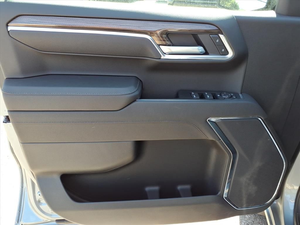 Thumbnail: 2026 Chevrolet Silverado 1500 - 15