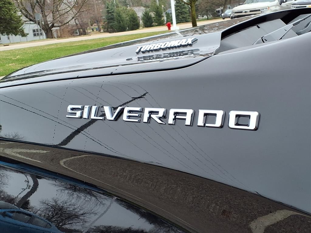 Thumbnail: 2026 Chevrolet Silverado 1500 - 6