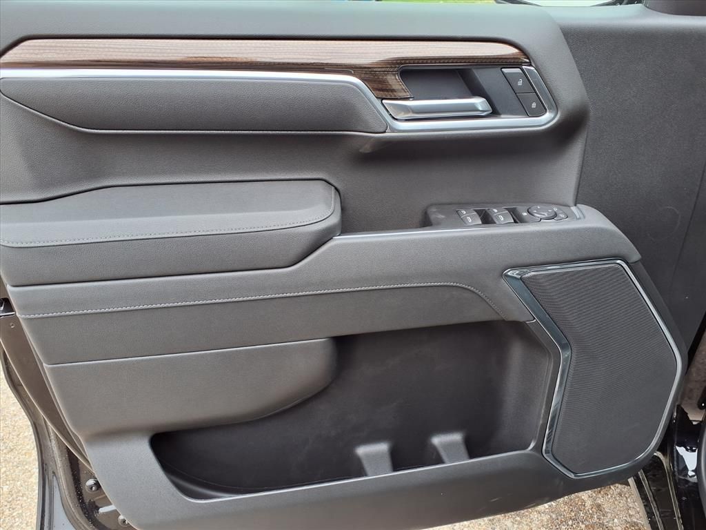 Thumbnail: 2026 Chevrolet Silverado 1500 - 14