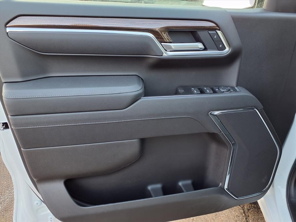 Thumbnail: 2026 Chevrolet Silverado 1500 - 13