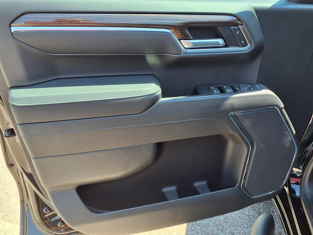 Thumbnail: 2026 Chevrolet Silverado 1500 - 15