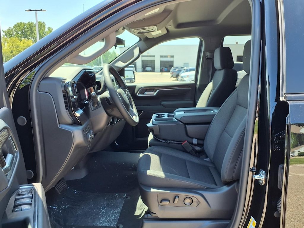 Thumbnail: 2026 Chevrolet Silverado 1500 - 9