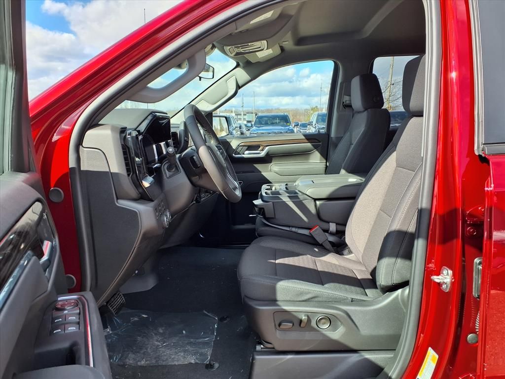 Thumbnail: 2026 Chevrolet Silverado 1500 - 9