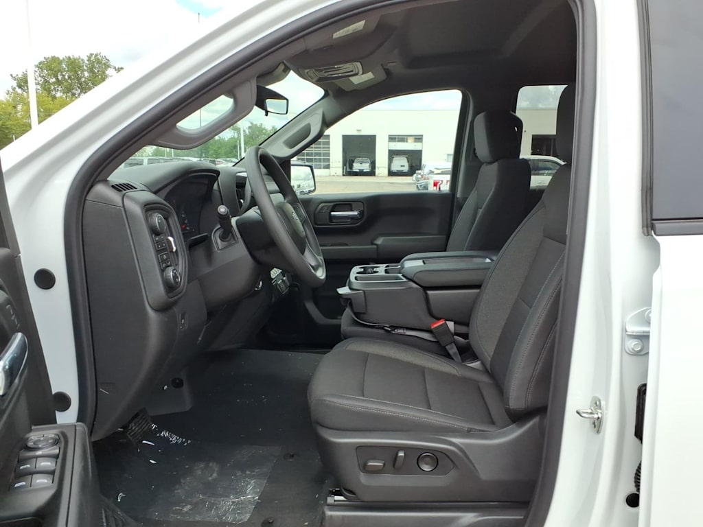 Thumbnail: 2026 Chevrolet Silverado 1500 - 9