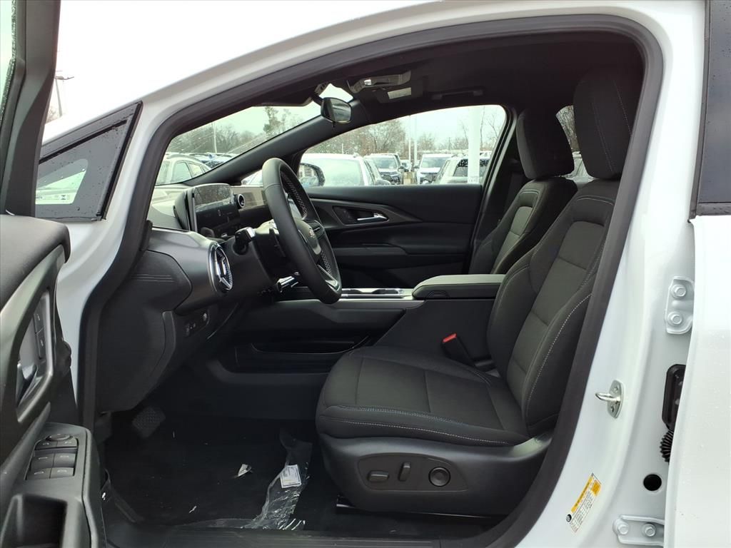 Thumbnail: 2026 Chevrolet Equinox - 8