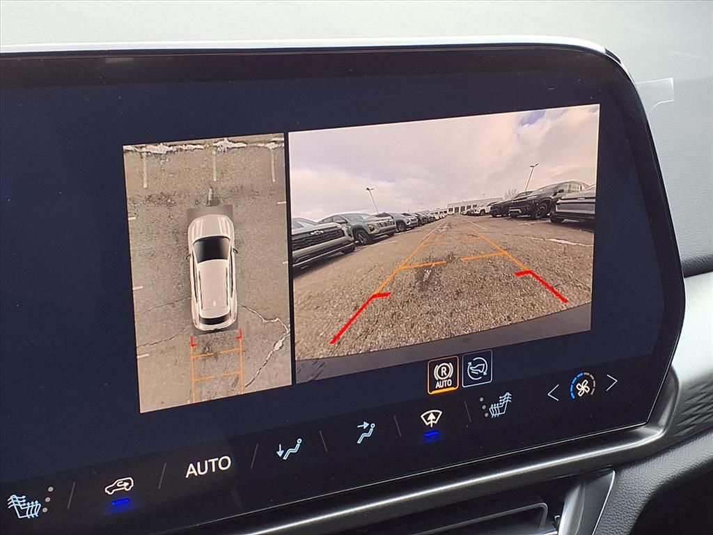 Thumbnail: 2026 Chevrolet Equinox - 21