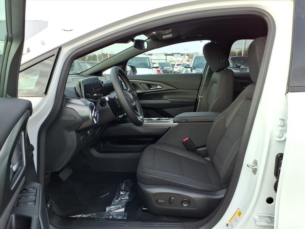 Thumbnail: 2026 Chevrolet Equinox - 8