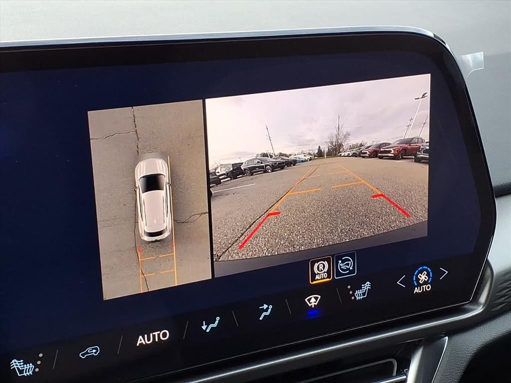 Thumbnail: 2026 Chevrolet Equinox - 18