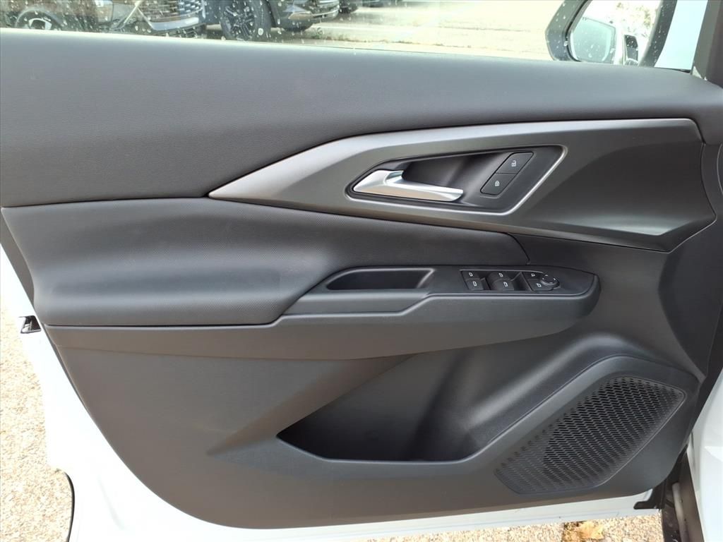 Thumbnail: 2026 Chevrolet Equinox - 15