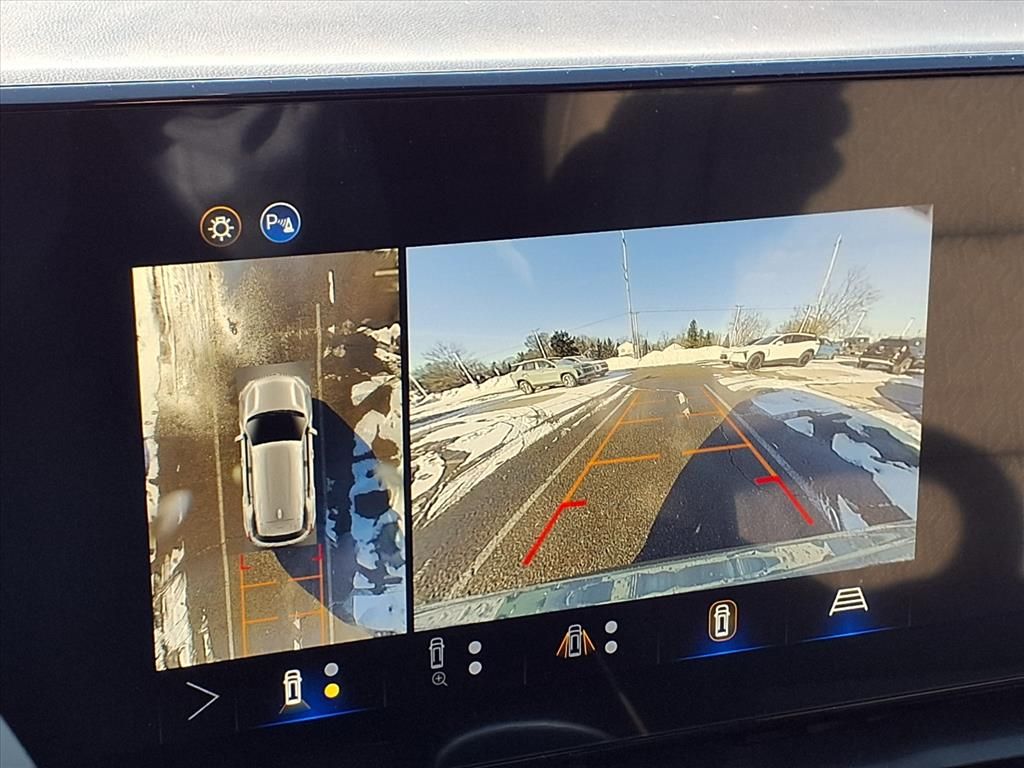 Thumbnail: 2026 Chevrolet Equinox - 21