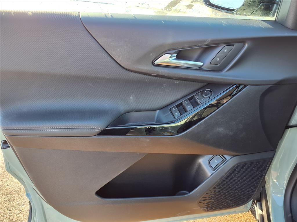 Thumbnail: 2026 Chevrolet Equinox - 16