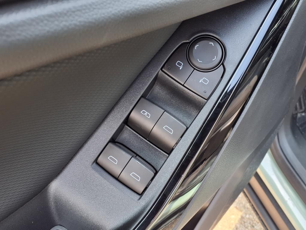 Thumbnail: 2026 Chevrolet Equinox - 17