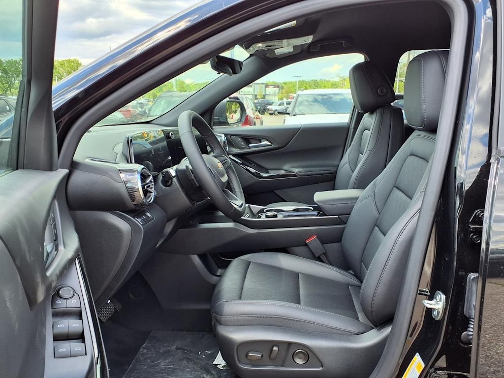 Thumbnail: 2026 Chevrolet Equinox - 8