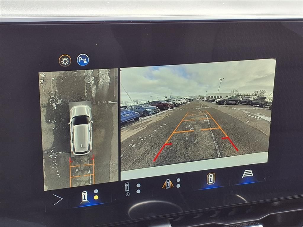 Thumbnail: 2026 Chevrolet Equinox - 18