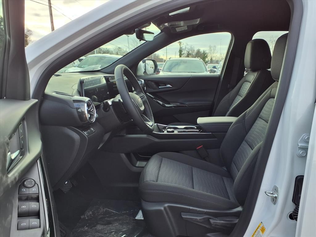 Thumbnail: 2026 Chevrolet Equinox - 9