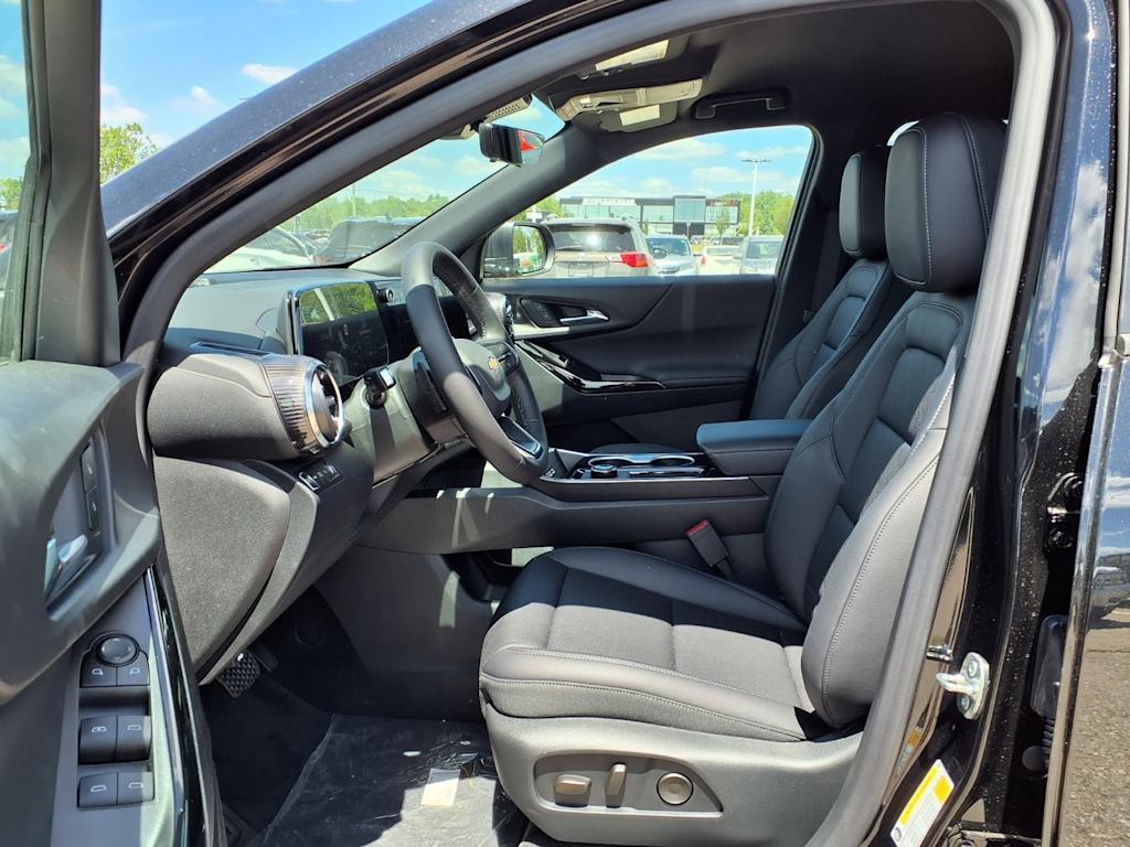 Thumbnail: 2026 Chevrolet Equinox - 9