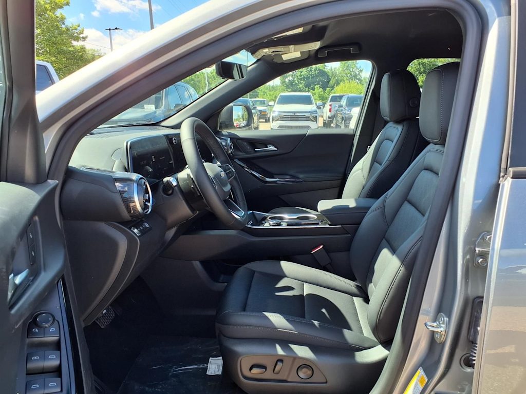Thumbnail: 2026 Chevrolet Equinox - 10