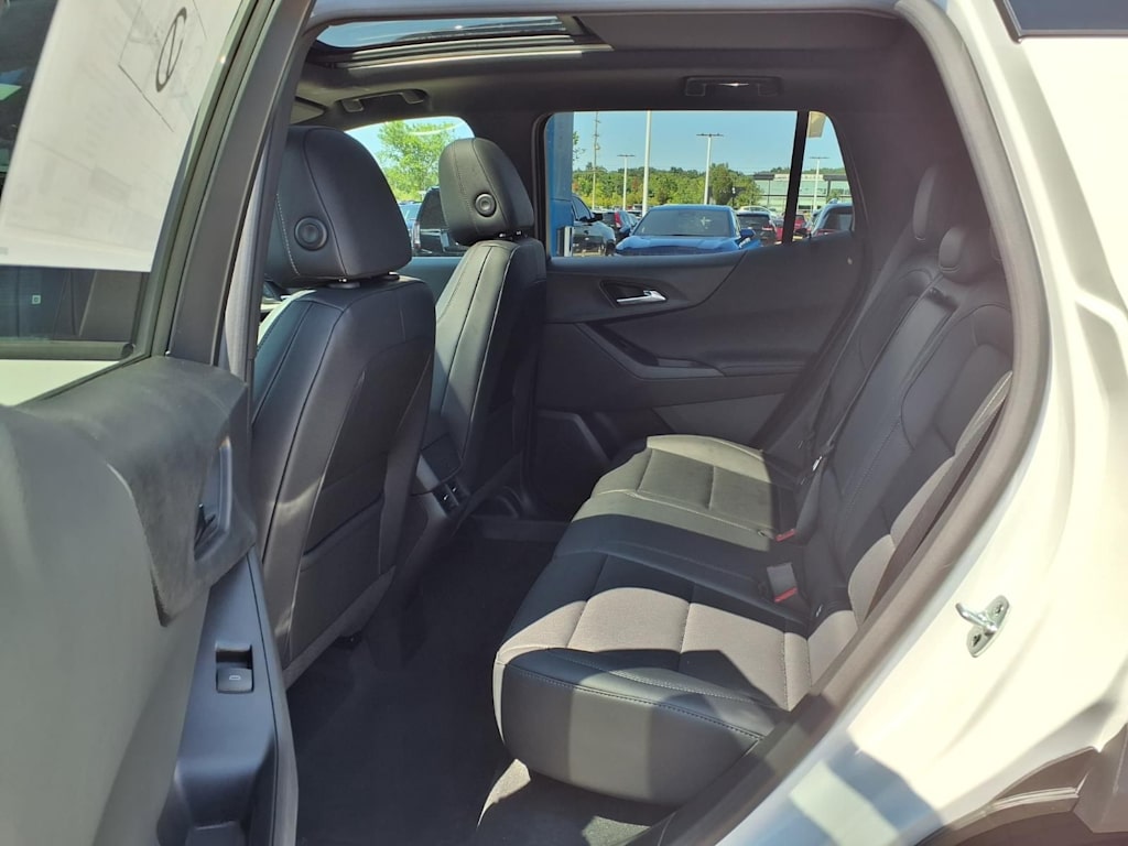 Thumbnail: 2027 Chevrolet Equinox - 9