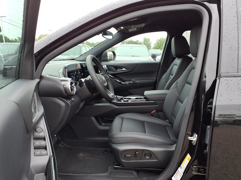 Thumbnail: 2027 Chevrolet Equinox - 9