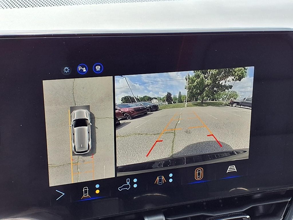Thumbnail: 2027 Chevrolet Equinox - 18