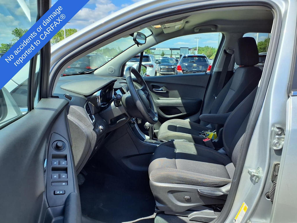 Thumbnail: 2018 Chevrolet Trax - 9
